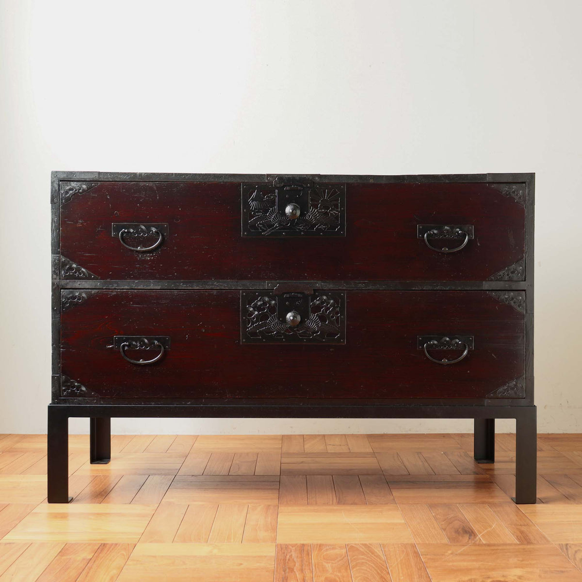 時代箪笥／佐渡鶴紋衣裳箪笥(上段) スタンド付き [j0990]Japanese Antique Furniture