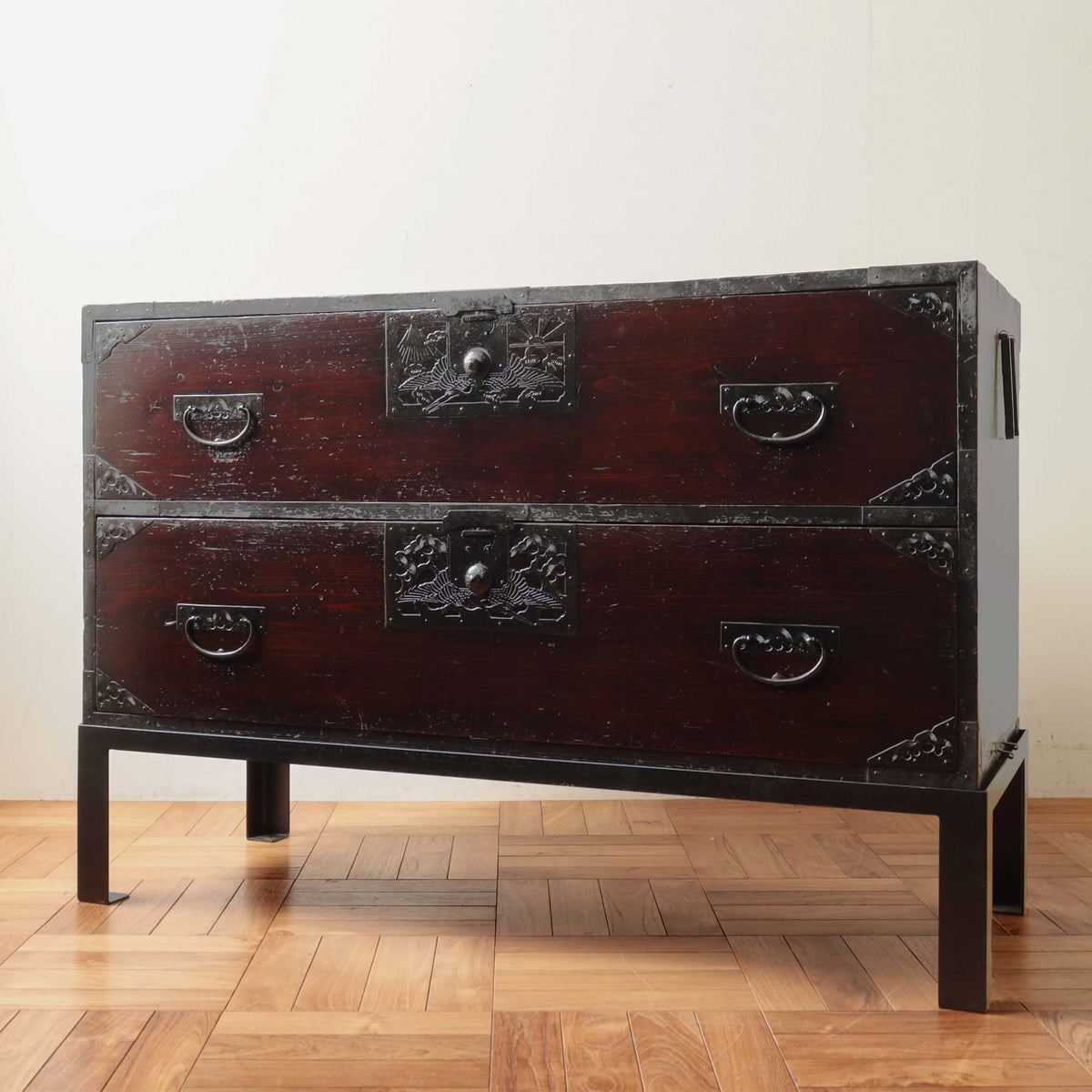 時代箪笥／佐渡鶴紋衣裳箪笥(上段) スタンド付き [j0990]Japanese Antique Furniture