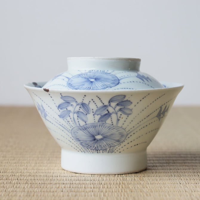 古伊万里線描き草花図染付蓋碗　[p0331]【Old IMARI bowl】