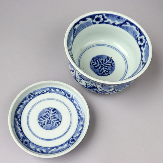 古伊万里牡丹唐草図染付蓋碗　3客[p0327]【Old IMARI bowl‐3pcs】