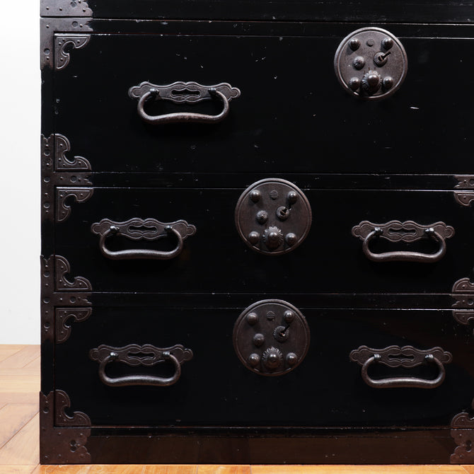 時代箪笥／黒塗庄内衣裳箪笥【SHONAI clothing chest】[j1157]　Japanese Antique Furniture