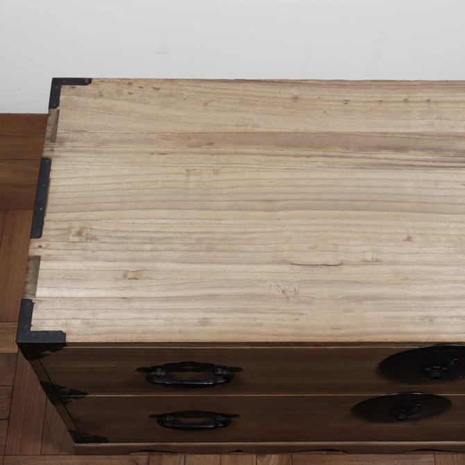 時代箪笥／総桐米沢松皮菱紋衣裳箪笥【 KIRI Yonezawa clothing chest 】 [j1166]　Japanese Antique Furniture