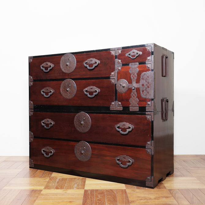 時代箪笥／米沢桜紋衣裳箪笥【 Yonezawa clothing chest 】 [j1167] Japanese Antique Furn –  青梵ギャラリー